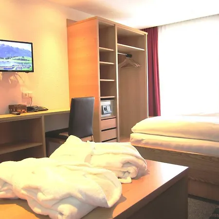 Elisabeth Inkl Der Super Sommer Card Im Sommer 2026 סרפהאוס